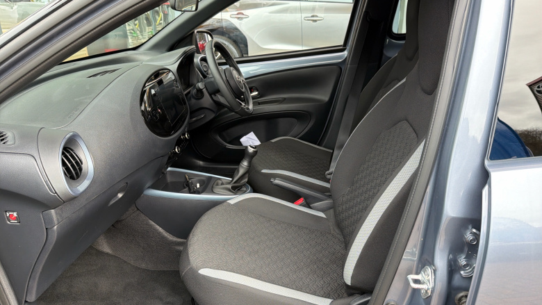 Toyota Aygo X 1.0 VVT-i Edge 5dr Petrol Hatchback